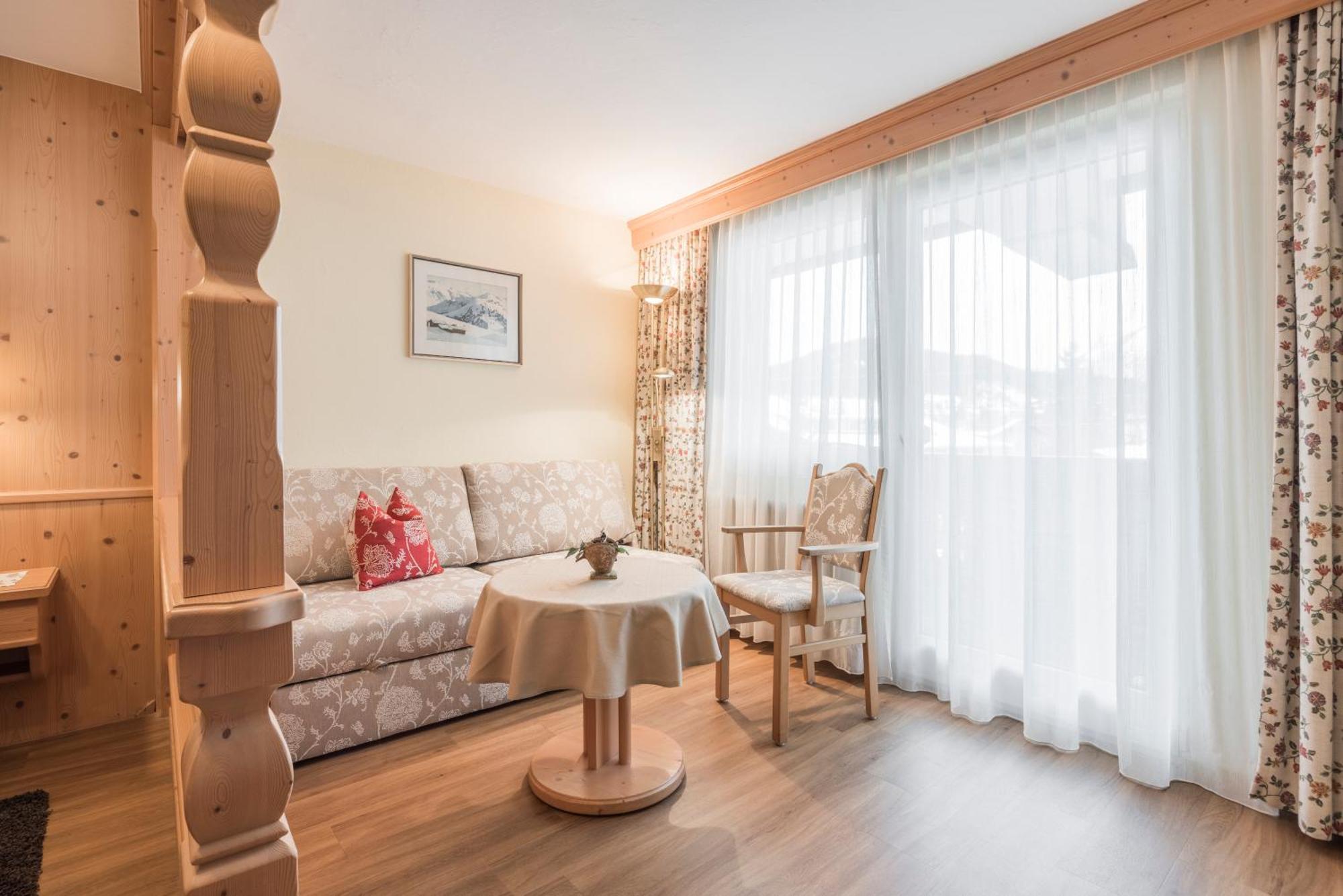 Hotel Schoenegg ゼーフェルト・イン・チロル 部屋 写真