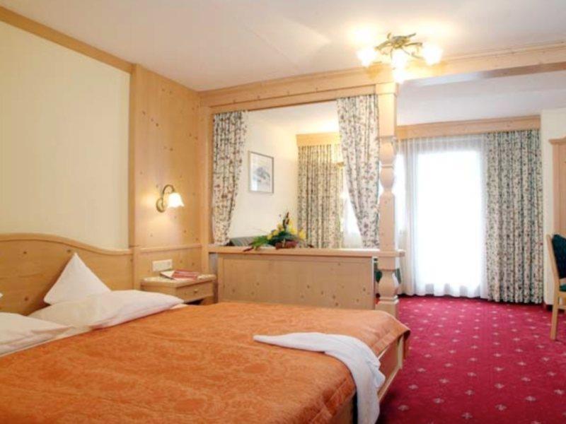 Hotel Schoenegg ゼーフェルト・イン・チロル エクステリア 写真