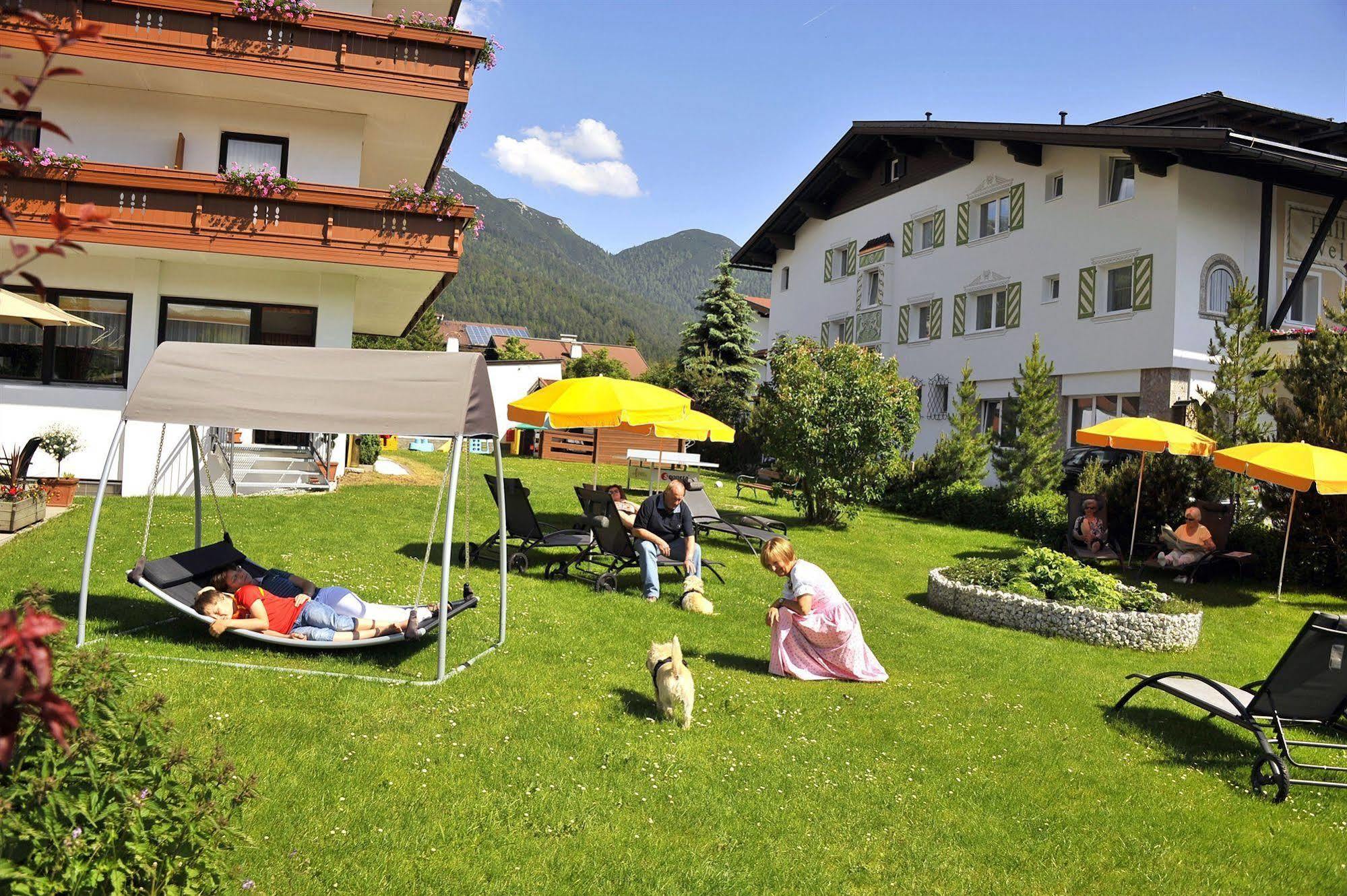 Hotel Schoenegg ゼーフェルト・イン・チロル エクステリア 写真